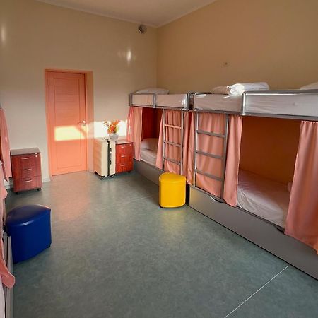 Demeevsky Hostel Киев Екстериор снимка