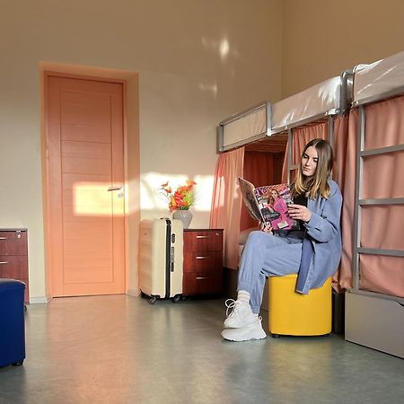 Demeevsky Hostel Киев Екстериор снимка