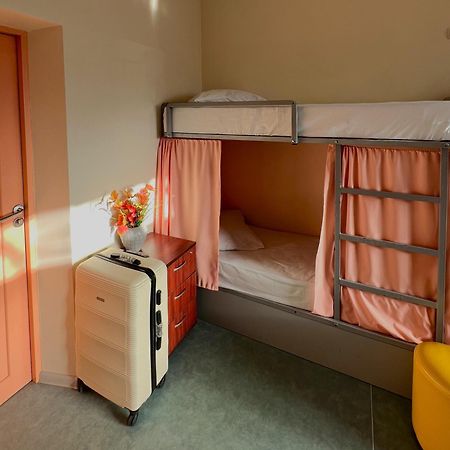 Demeevsky Hostel Киев Екстериор снимка