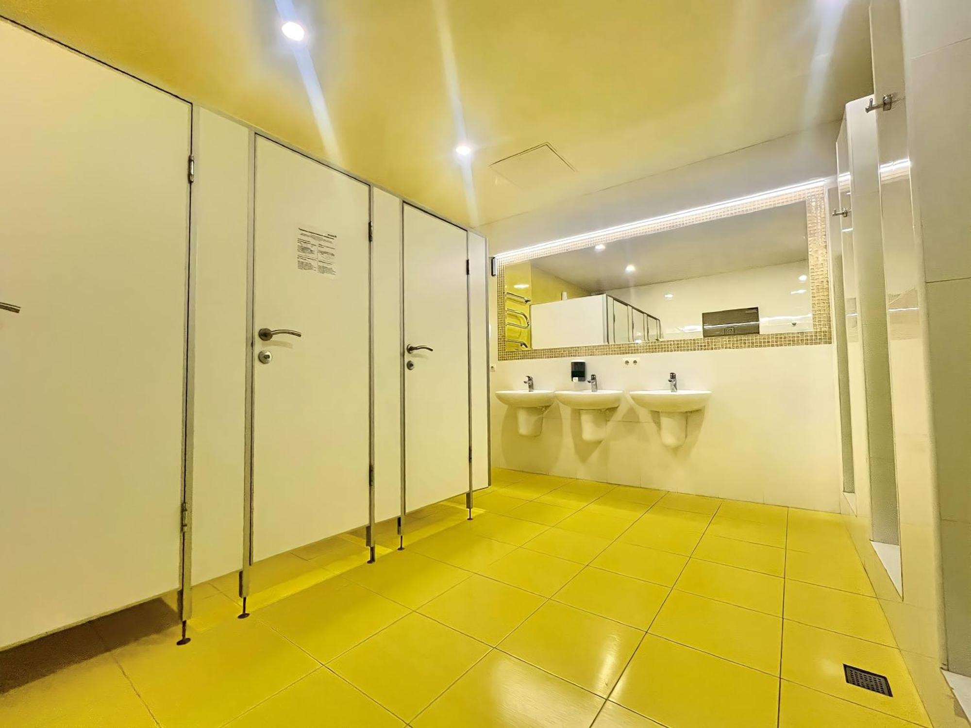 Demeevsky Hostel Киев Екстериор снимка