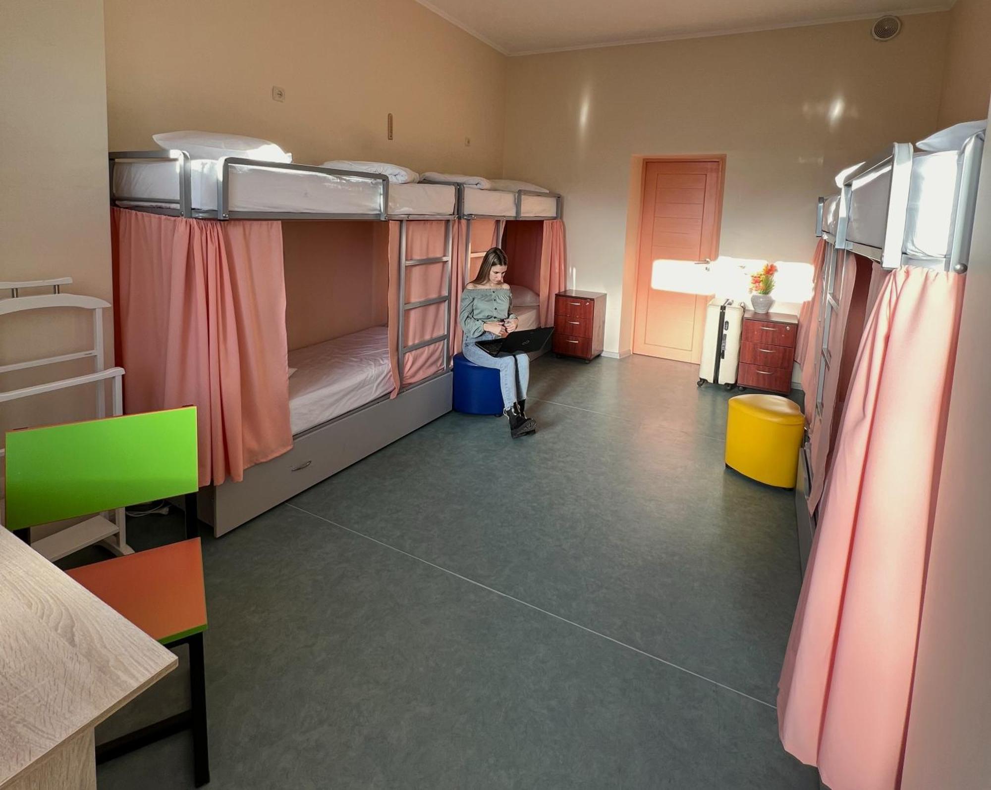 Demeevsky Hostel Киев Екстериор снимка