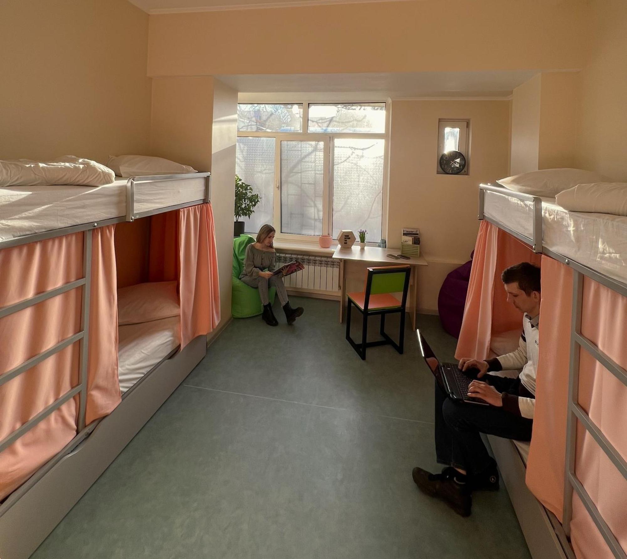 Demeevsky Hostel Киев Екстериор снимка