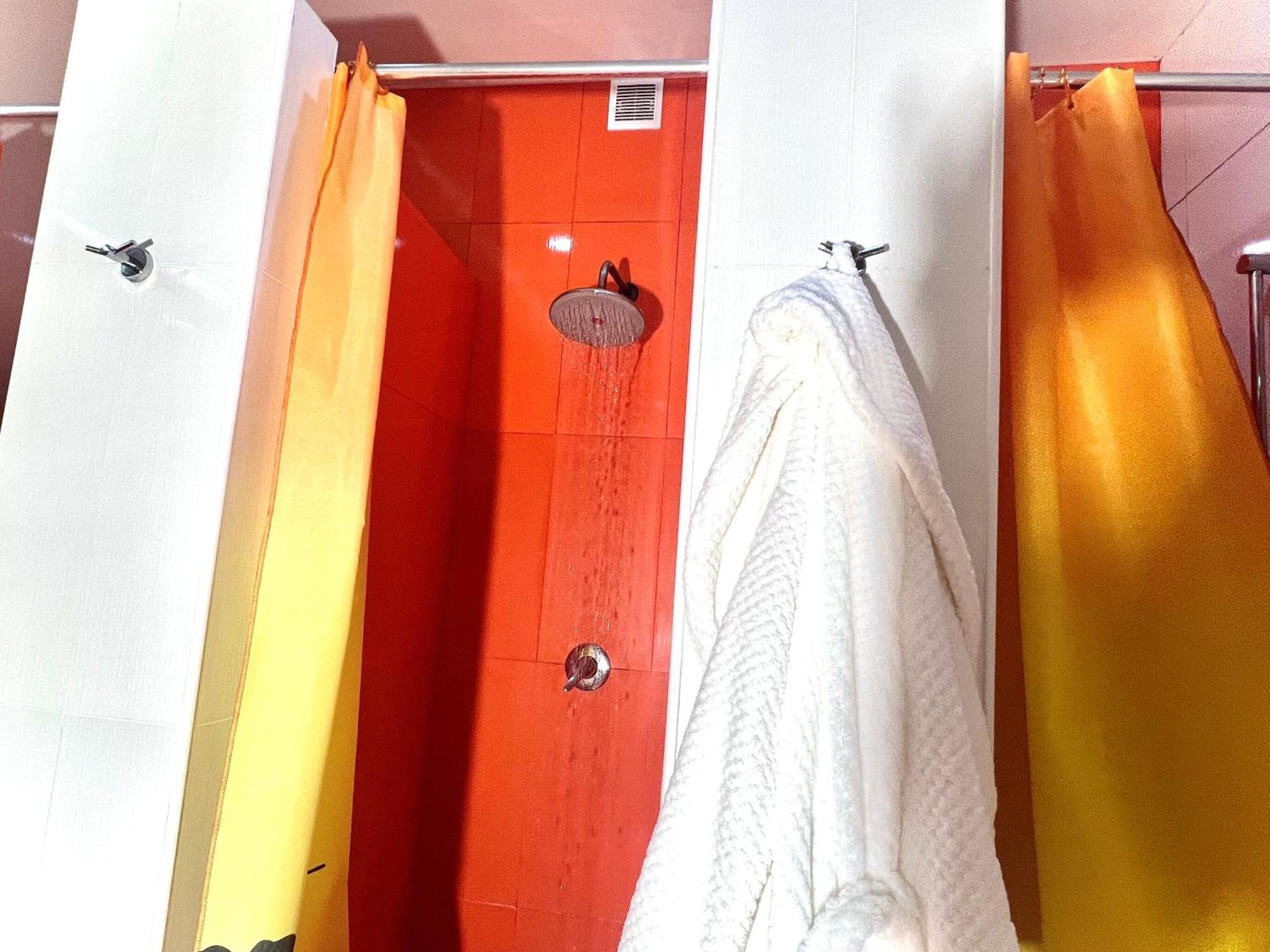 Demeevsky Hostel Киев Екстериор снимка