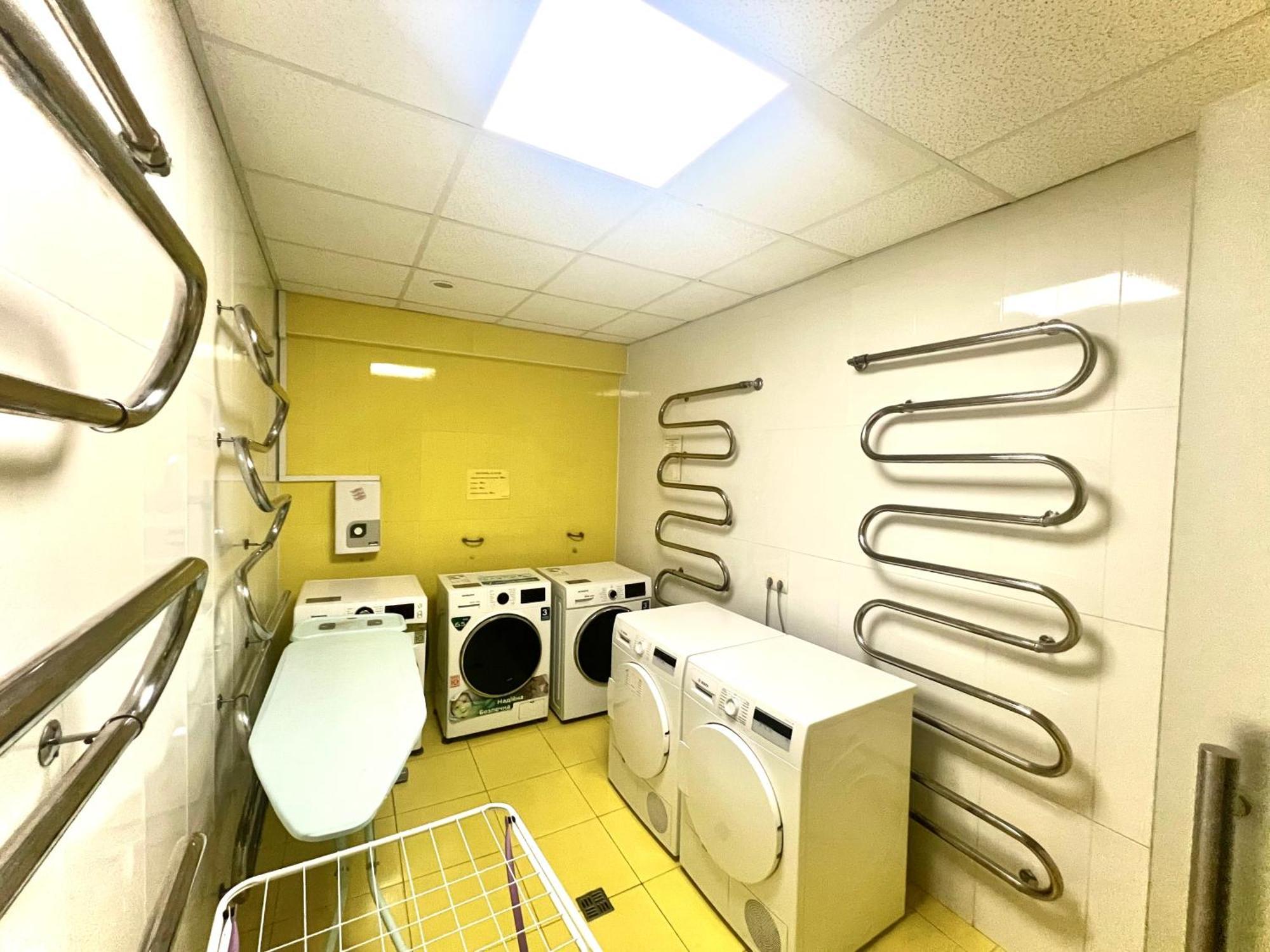 Demeevsky Hostel Киев Екстериор снимка